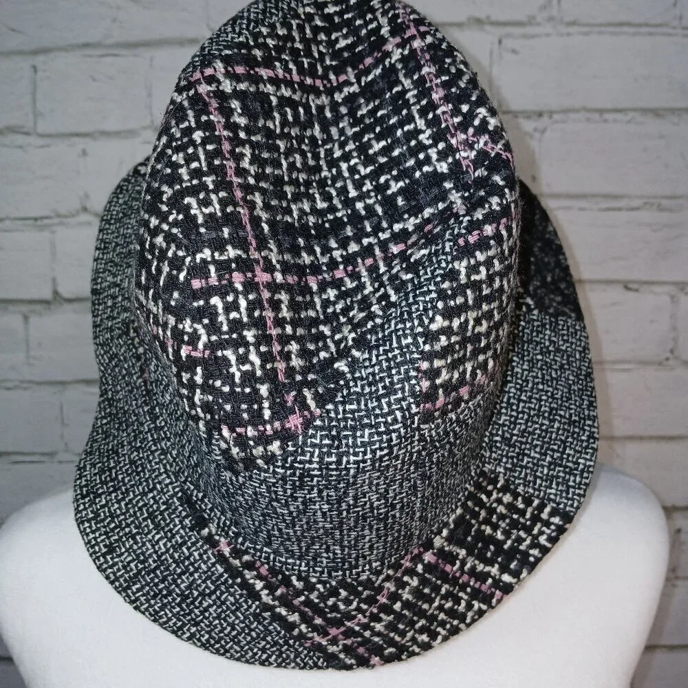 WOMENS CLASSY TWEED FEDORA BLACK, GRAY, WHITE A HINT OF PINK, FLOWER ACCENT ONFA